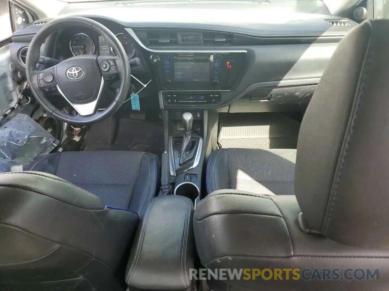 8 Photograph of a damaged car 2T1BURHE6KC211116 TOYOTA COROLLA 2019