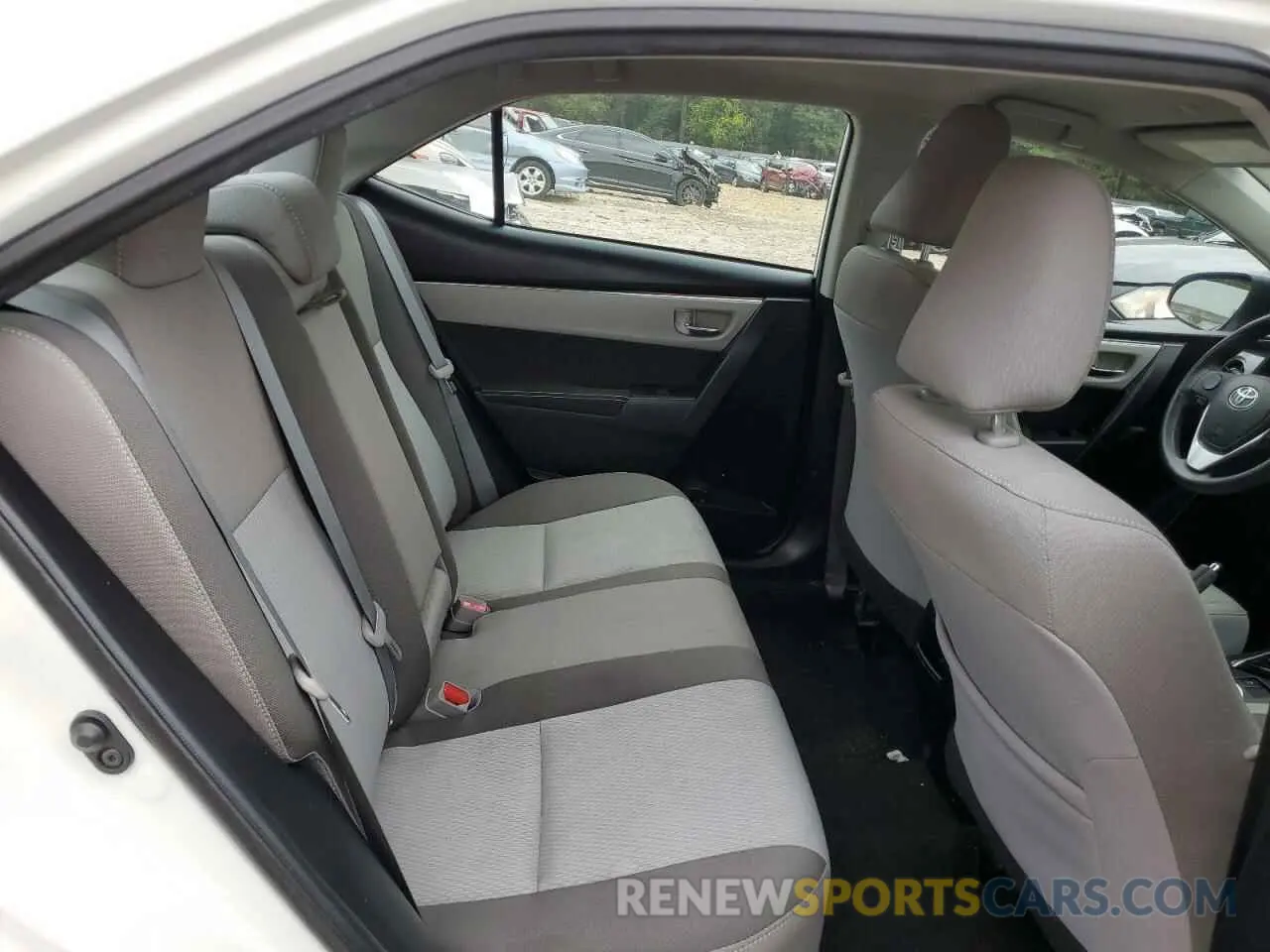 10 Photograph of a damaged car 2T1BURHE6KC212086 TOYOTA COROLLA 2019
