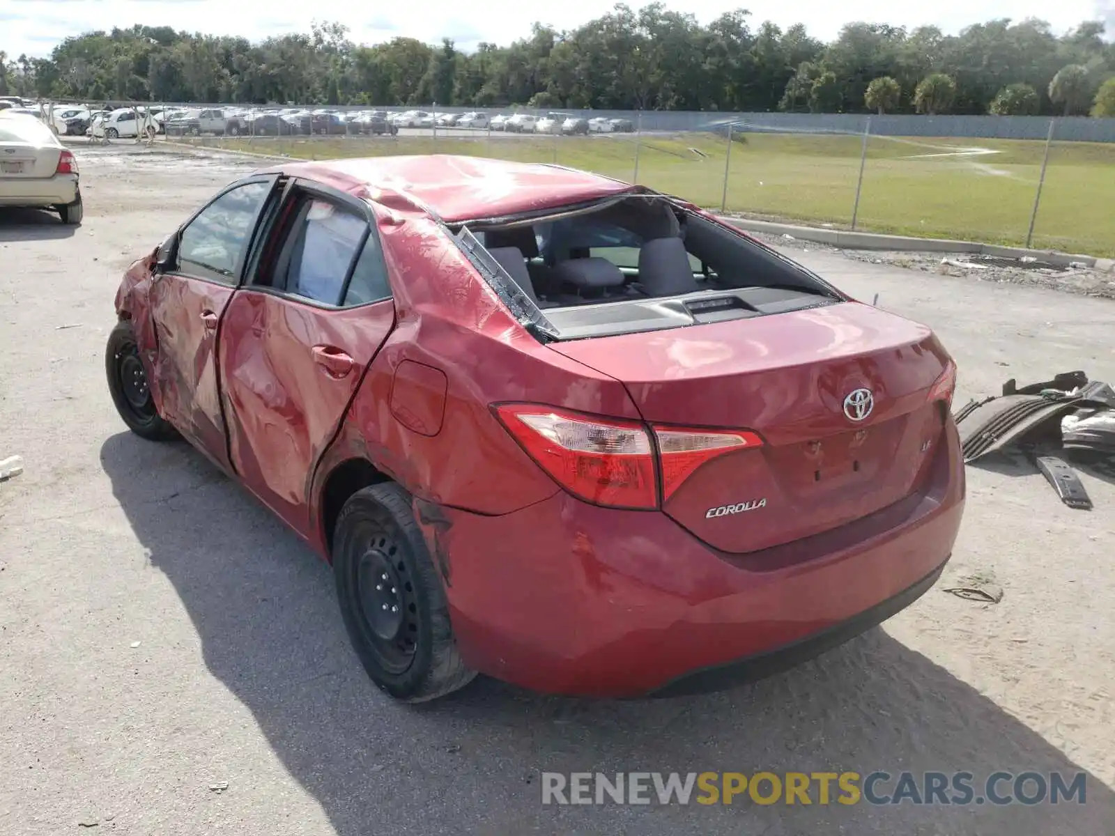 3 Photograph of a damaged car 2T1BURHE6KC212928 TOYOTA COROLLA 2019