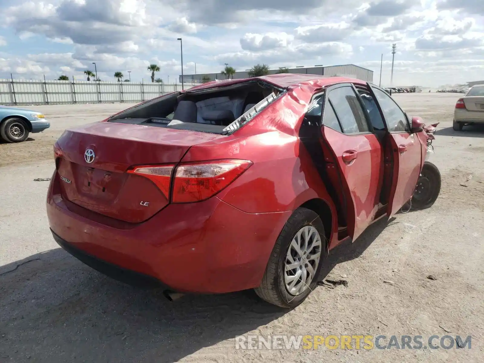 4 Photograph of a damaged car 2T1BURHE6KC212928 TOYOTA COROLLA 2019