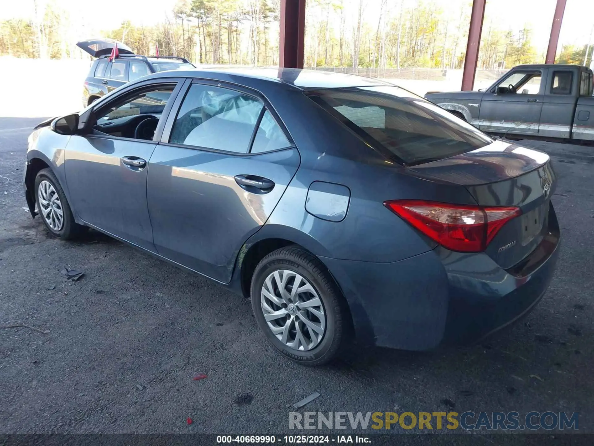 3 Photograph of a damaged car 2T1BURHE6KC216249 TOYOTA COROLLA 2019