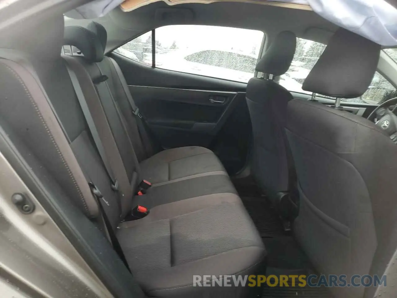 10 Photograph of a damaged car 2T1BURHE6KC220950 TOYOTA COROLLA 2019