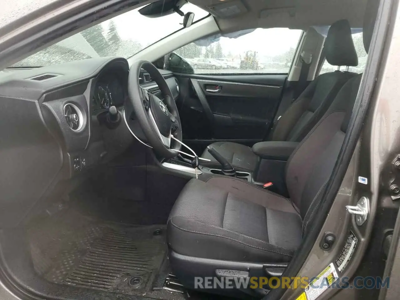 7 Photograph of a damaged car 2T1BURHE6KC220950 TOYOTA COROLLA 2019