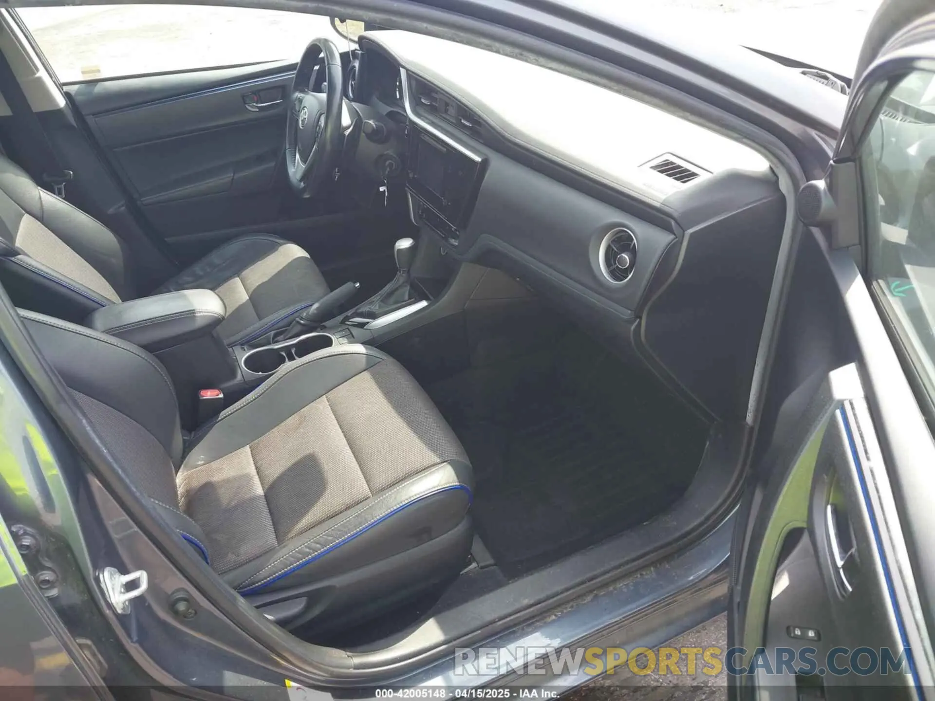 5 Photograph of a damaged car 2T1BURHE6KC223220 TOYOTA COROLLA 2019