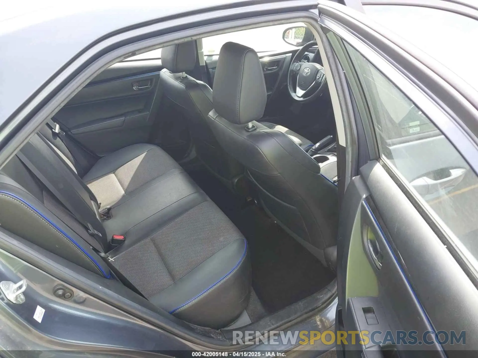 8 Photograph of a damaged car 2T1BURHE6KC223220 TOYOTA COROLLA 2019