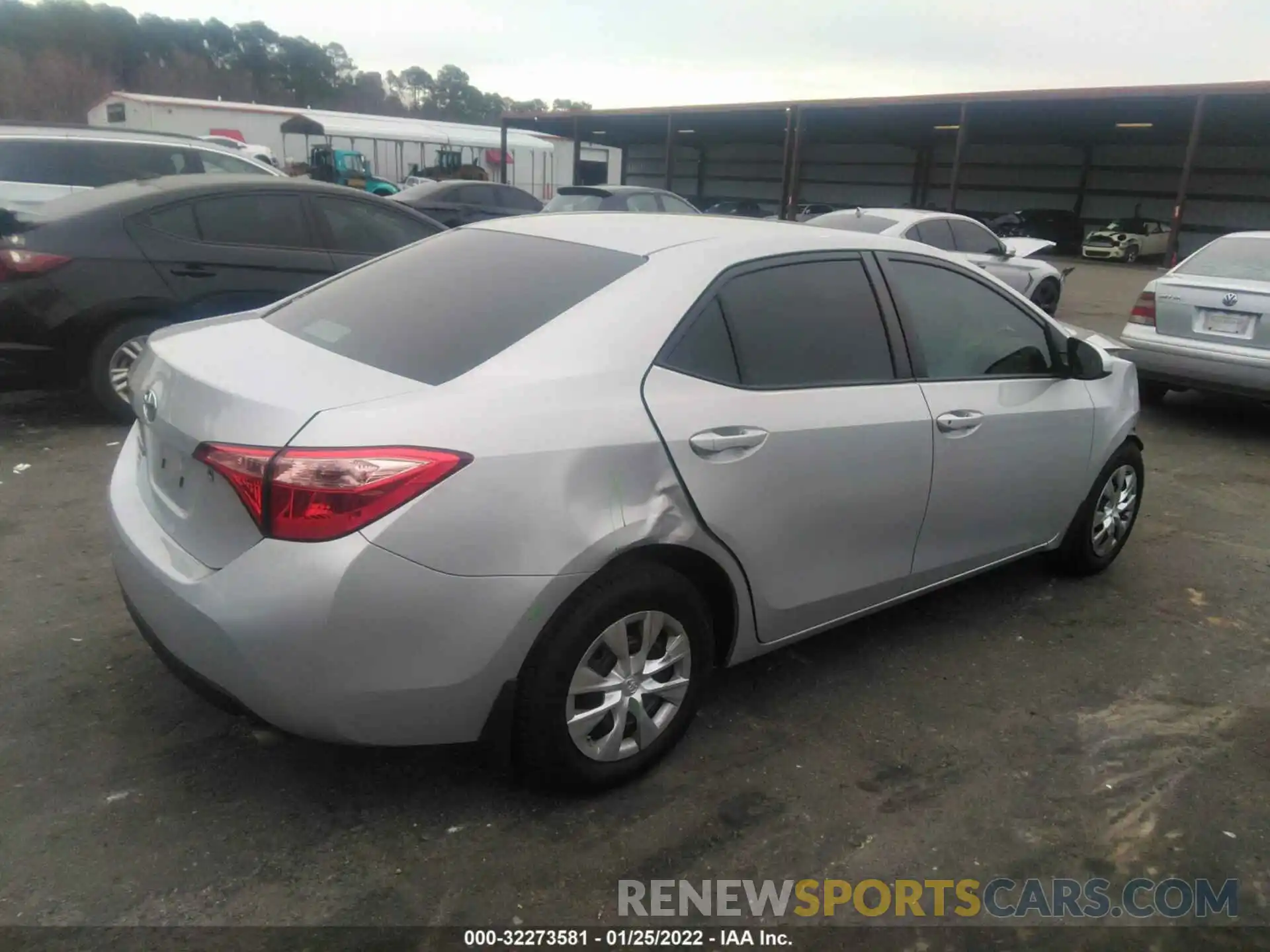 4 Photograph of a damaged car 2T1BURHE6KC226859 TOYOTA COROLLA 2019