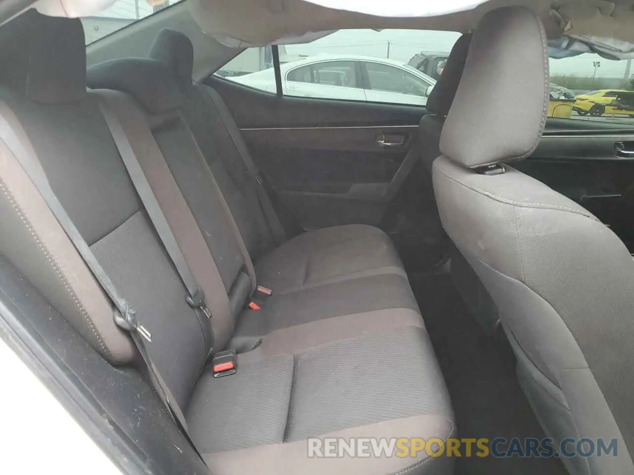 10 Photograph of a damaged car 2T1BURHE6KC231818 TOYOTA COROLLA 2019