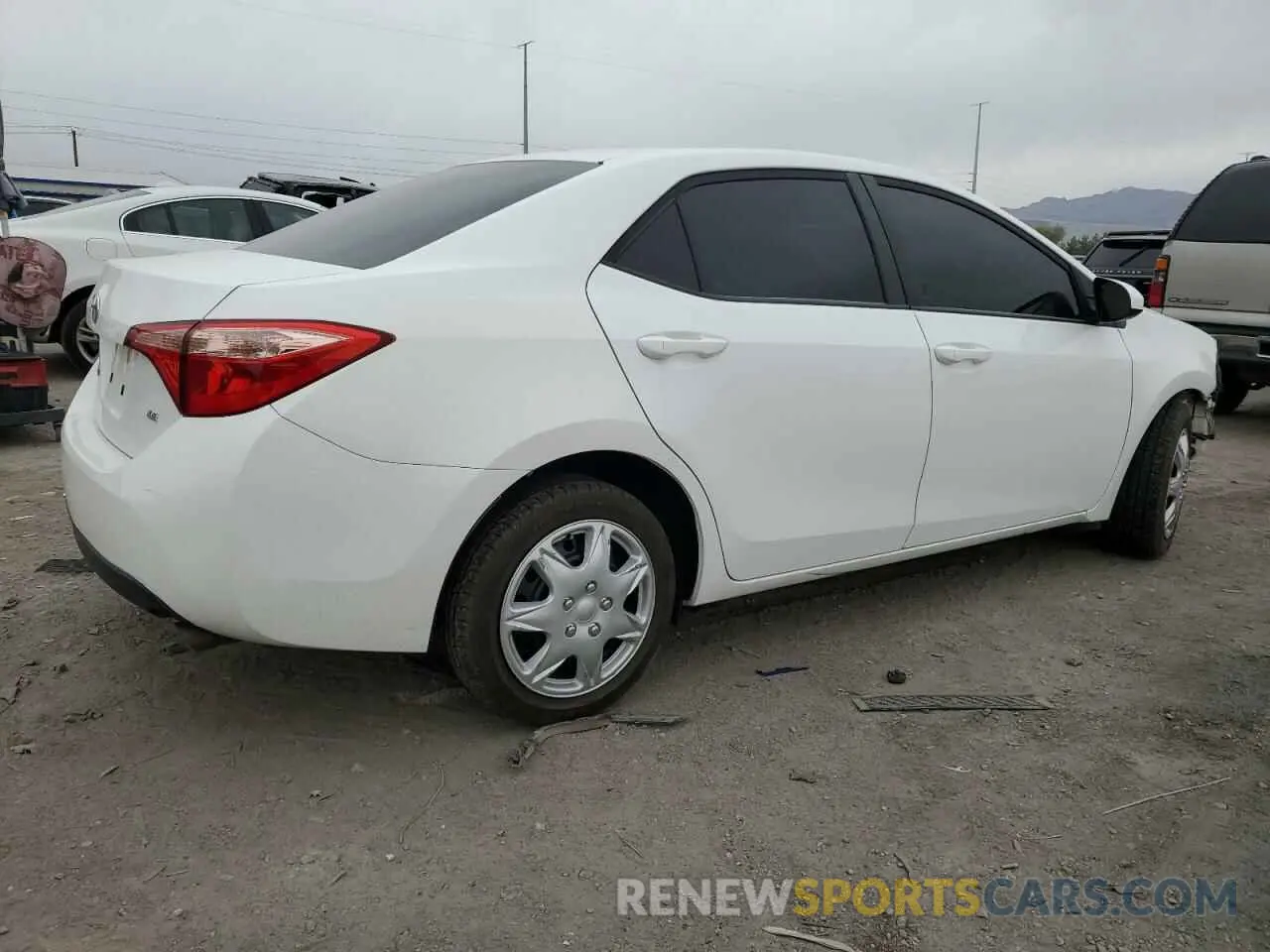 3 Photograph of a damaged car 2T1BURHE6KC231818 TOYOTA COROLLA 2019