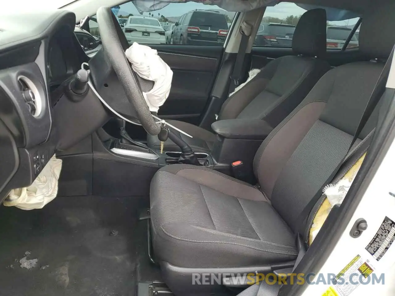7 Photograph of a damaged car 2T1BURHE6KC231818 TOYOTA COROLLA 2019