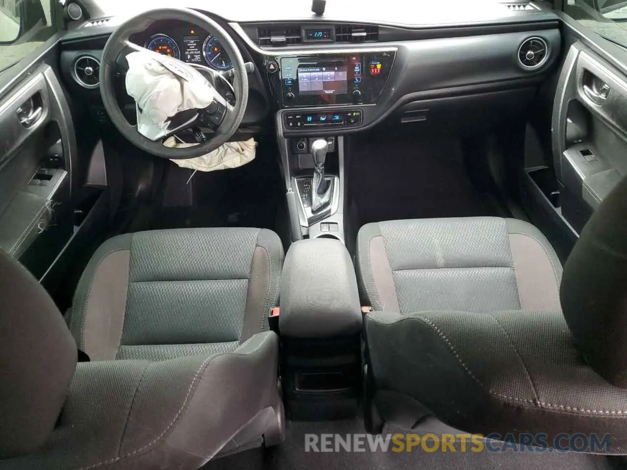 8 Photograph of a damaged car 2T1BURHE6KC231818 TOYOTA COROLLA 2019