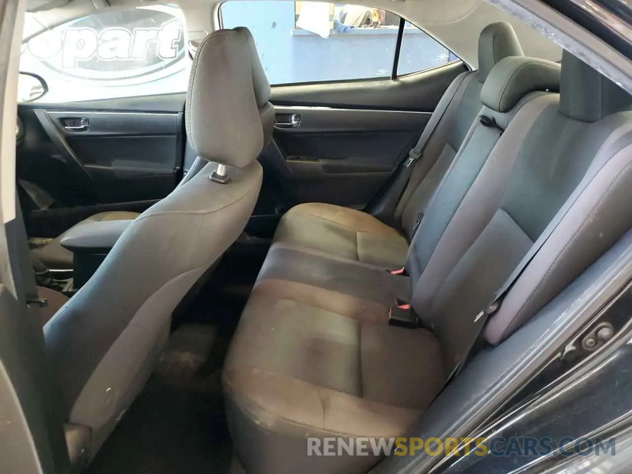 10 Photograph of a damaged car 2T1BURHE6KC233908 TOYOTA COROLLA 2019