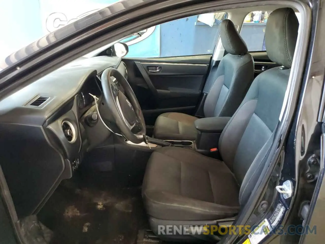 7 Photograph of a damaged car 2T1BURHE6KC233908 TOYOTA COROLLA 2019