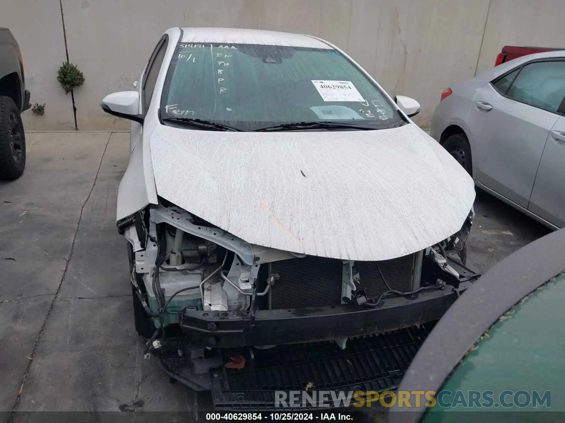 13 Photograph of a damaged car 2T1BURHE6KC234136 TOYOTA COROLLA 2019