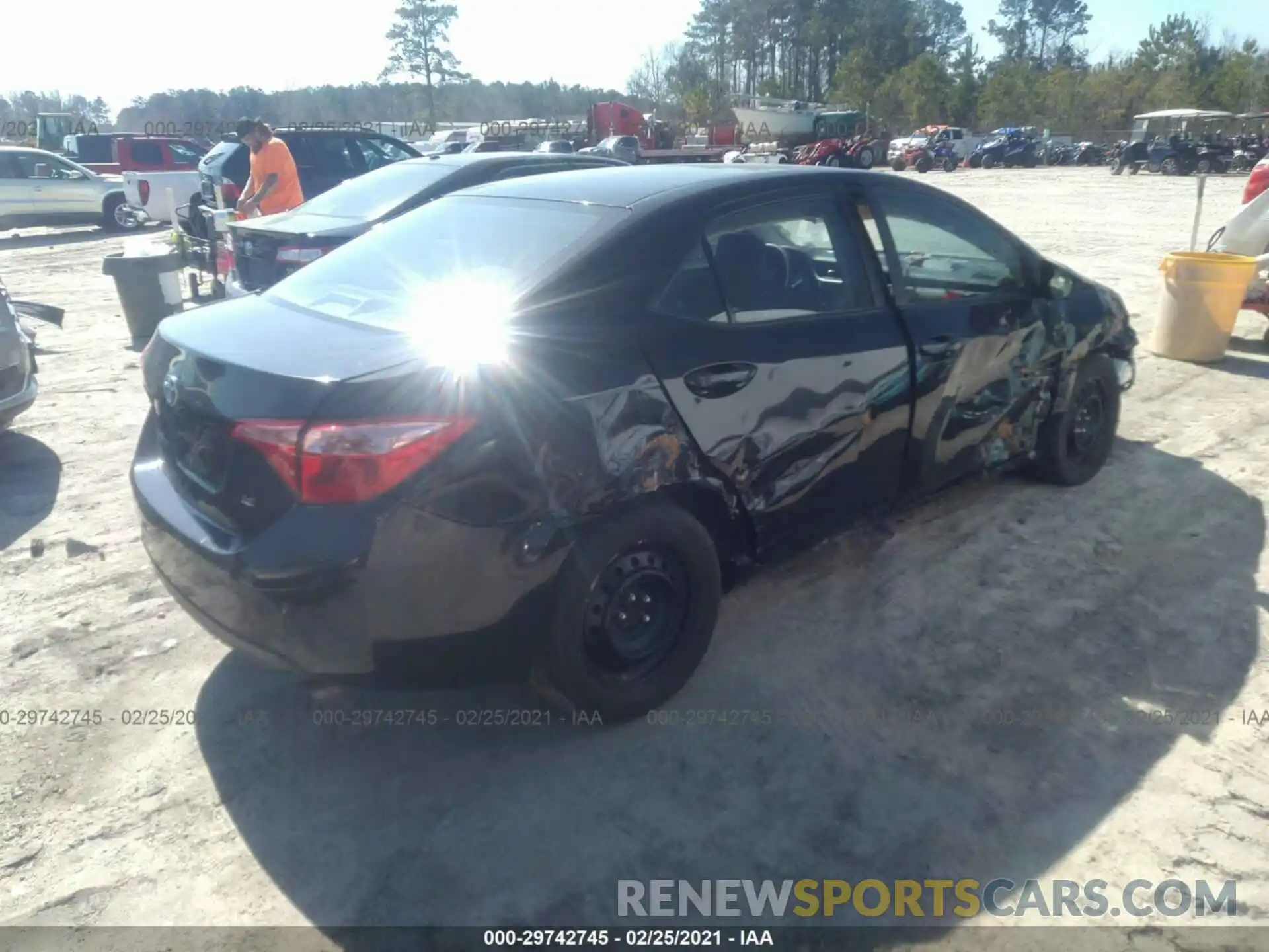 4 Photograph of a damaged car 2T1BURHE6KC235917 TOYOTA COROLLA 2019