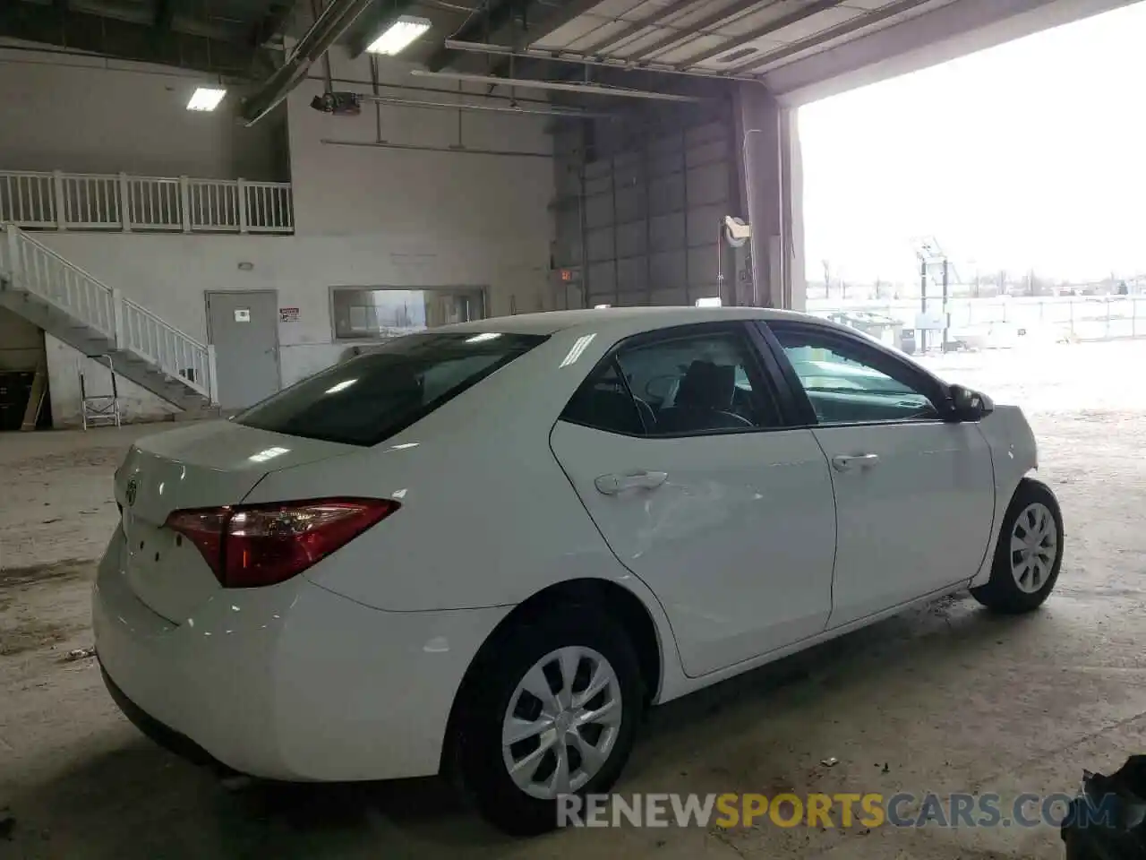 3 Photograph of a damaged car 2T1BURHE6KC236582 TOYOTA COROLLA 2019