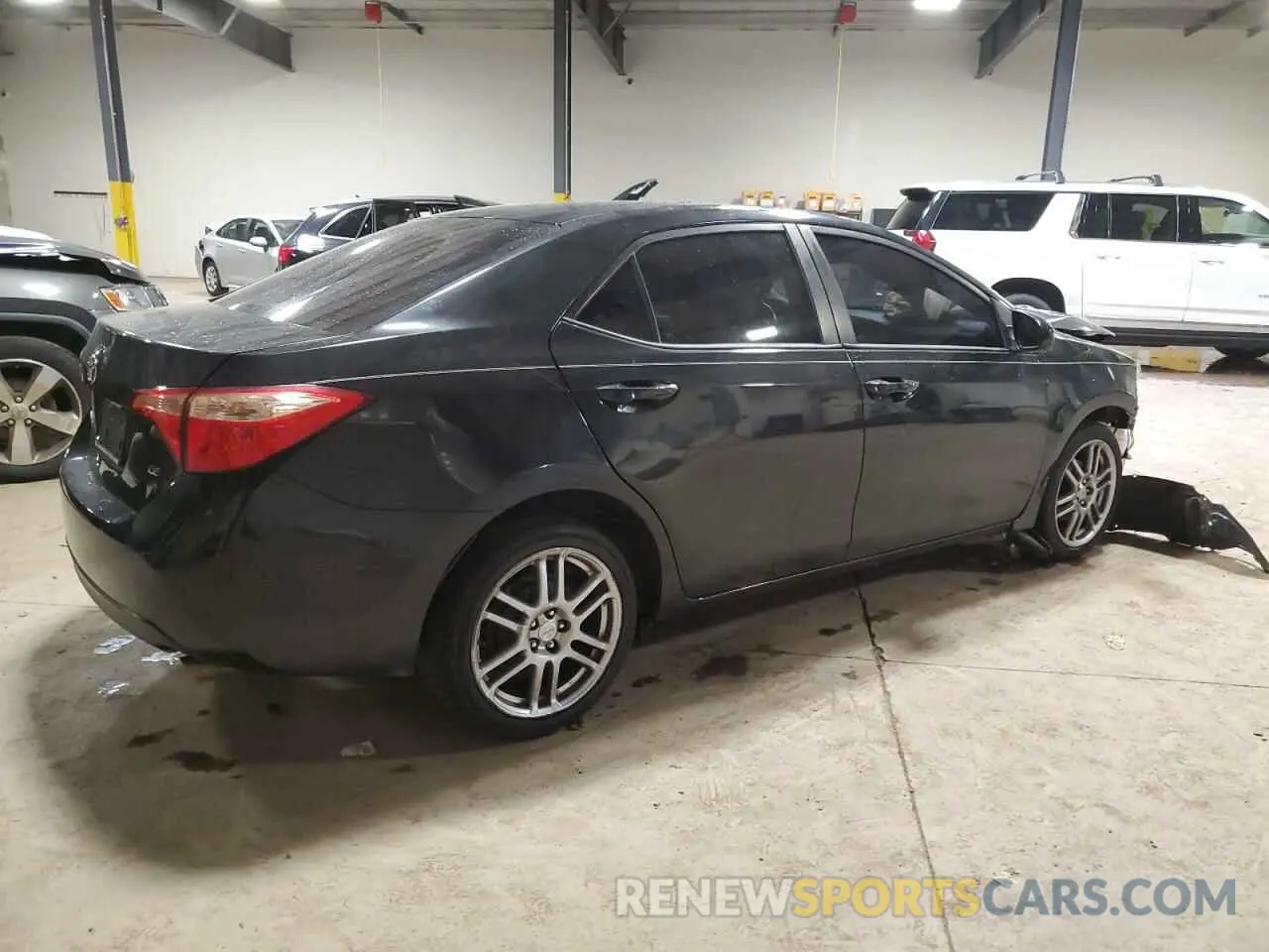 3 Photograph of a damaged car 2T1BURHE6KC239496 TOYOTA COROLLA 2019