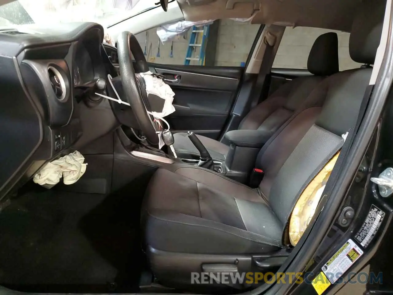 7 Photograph of a damaged car 2T1BURHE6KC239496 TOYOTA COROLLA 2019