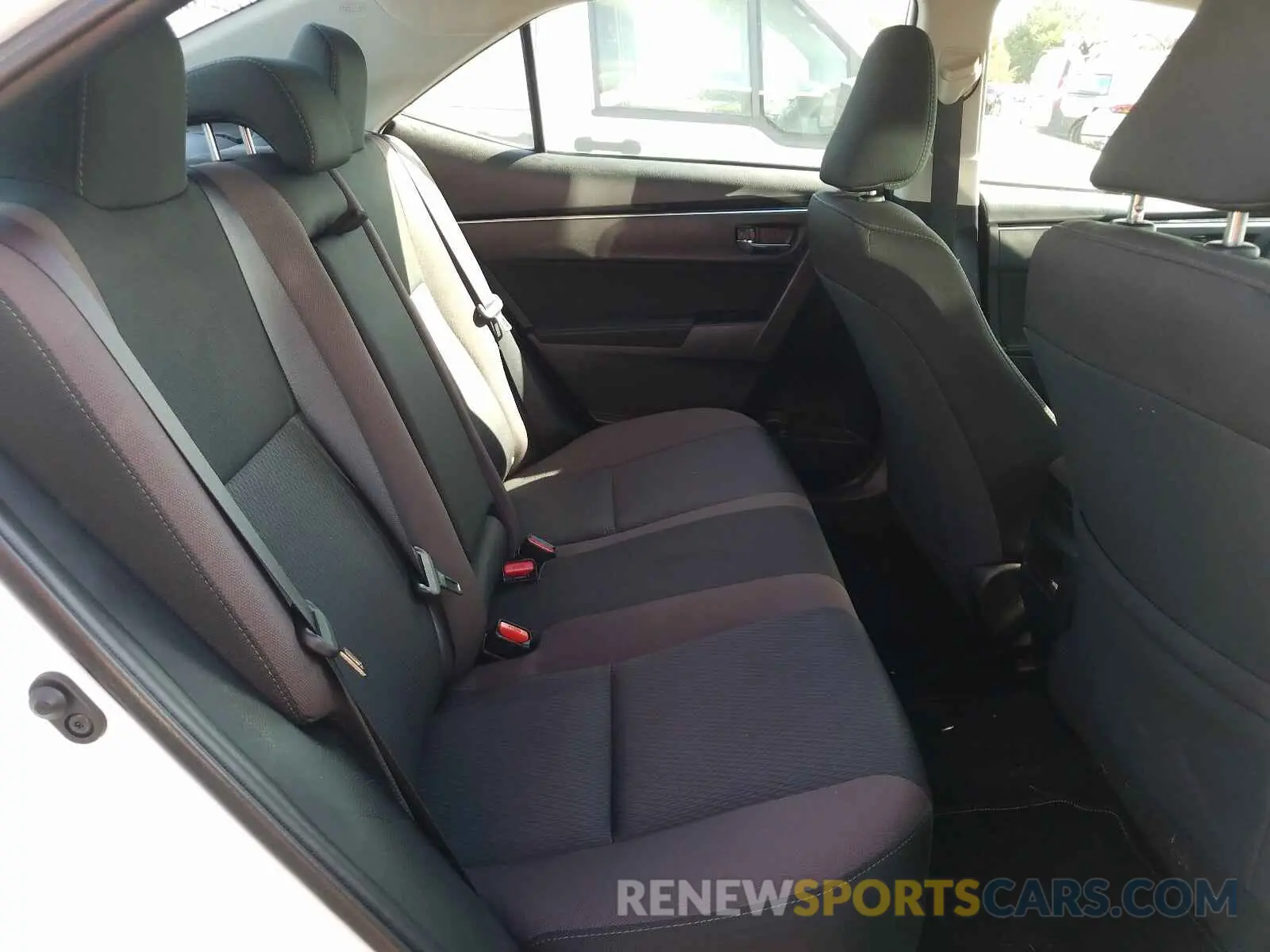 6 Photograph of a damaged car 2T1BURHE6KC240163 TOYOTA COROLLA 2019