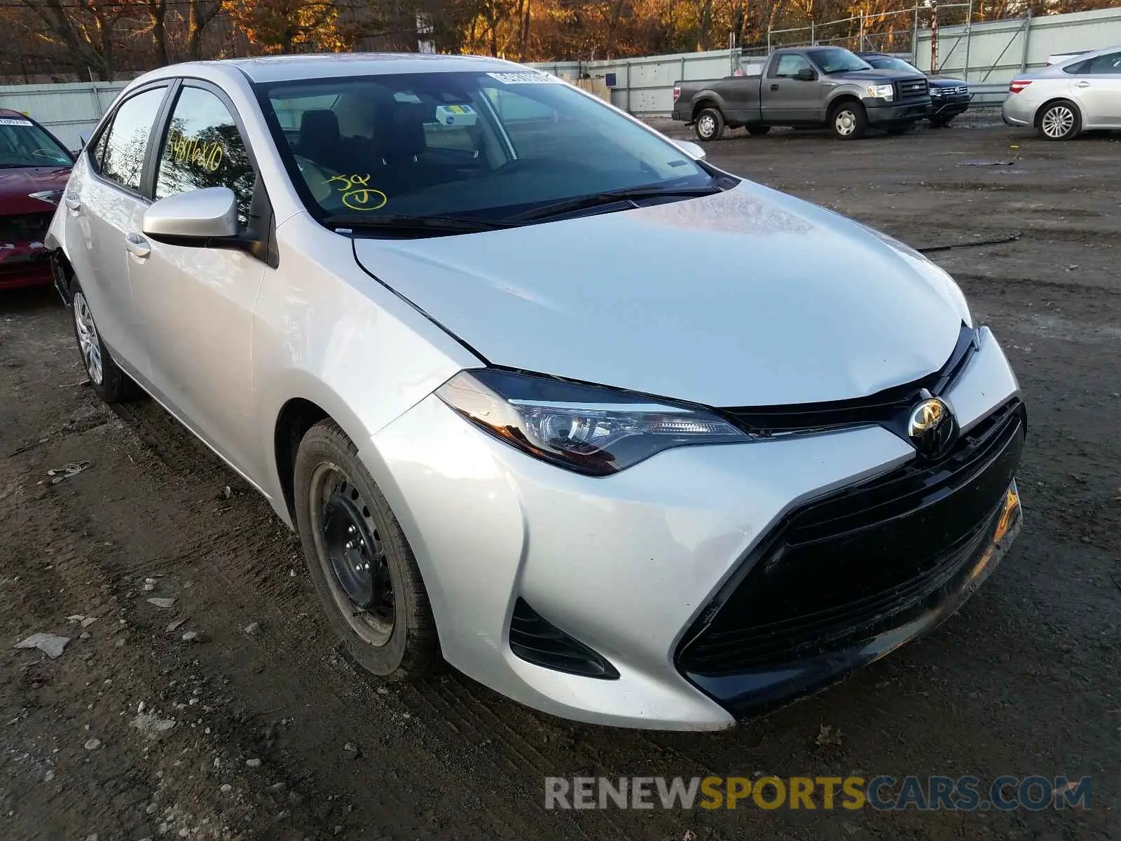 1 Photograph of a damaged car 2T1BURHE6KC241586 TOYOTA COROLLA 2019