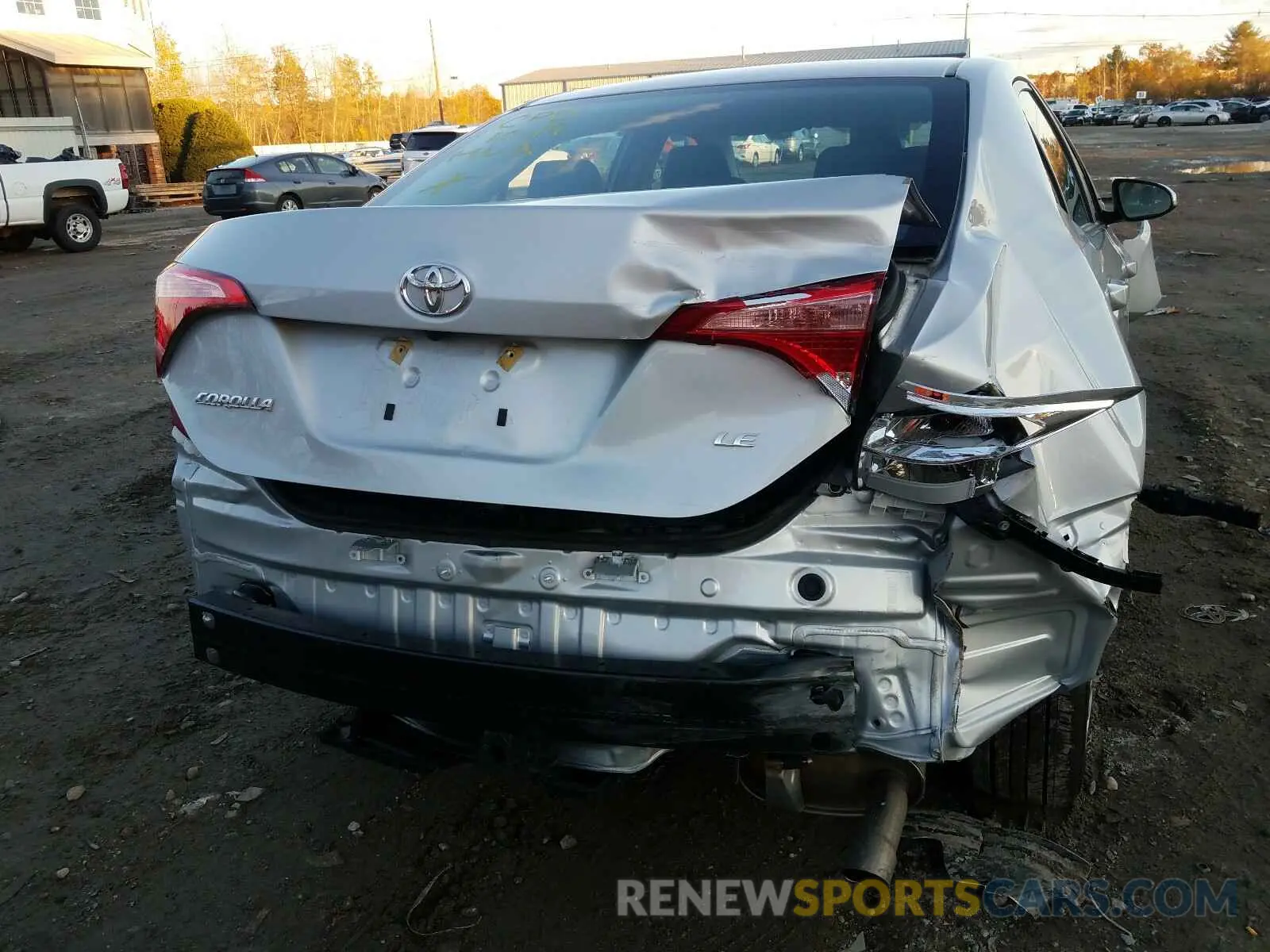 9 Photograph of a damaged car 2T1BURHE6KC241586 TOYOTA COROLLA 2019