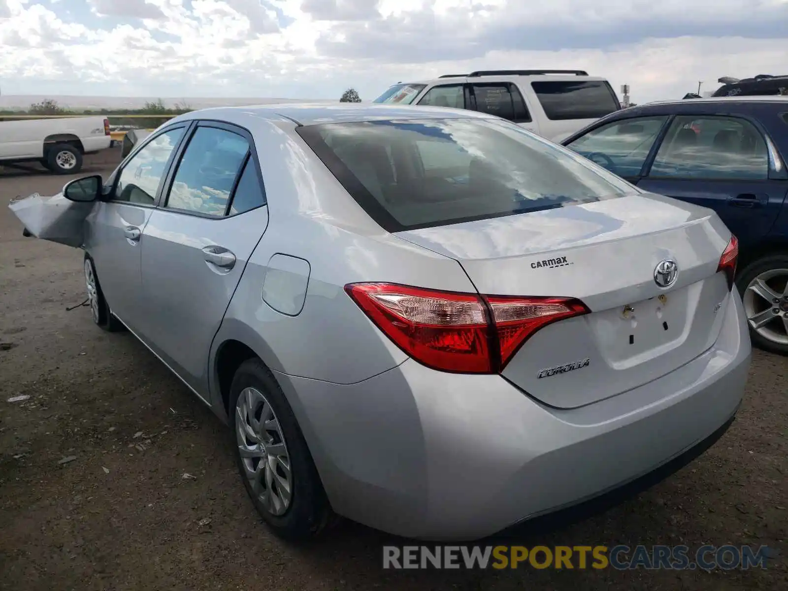 3 Photograph of a damaged car 2T1BURHE6KC242060 TOYOTA COROLLA 2019