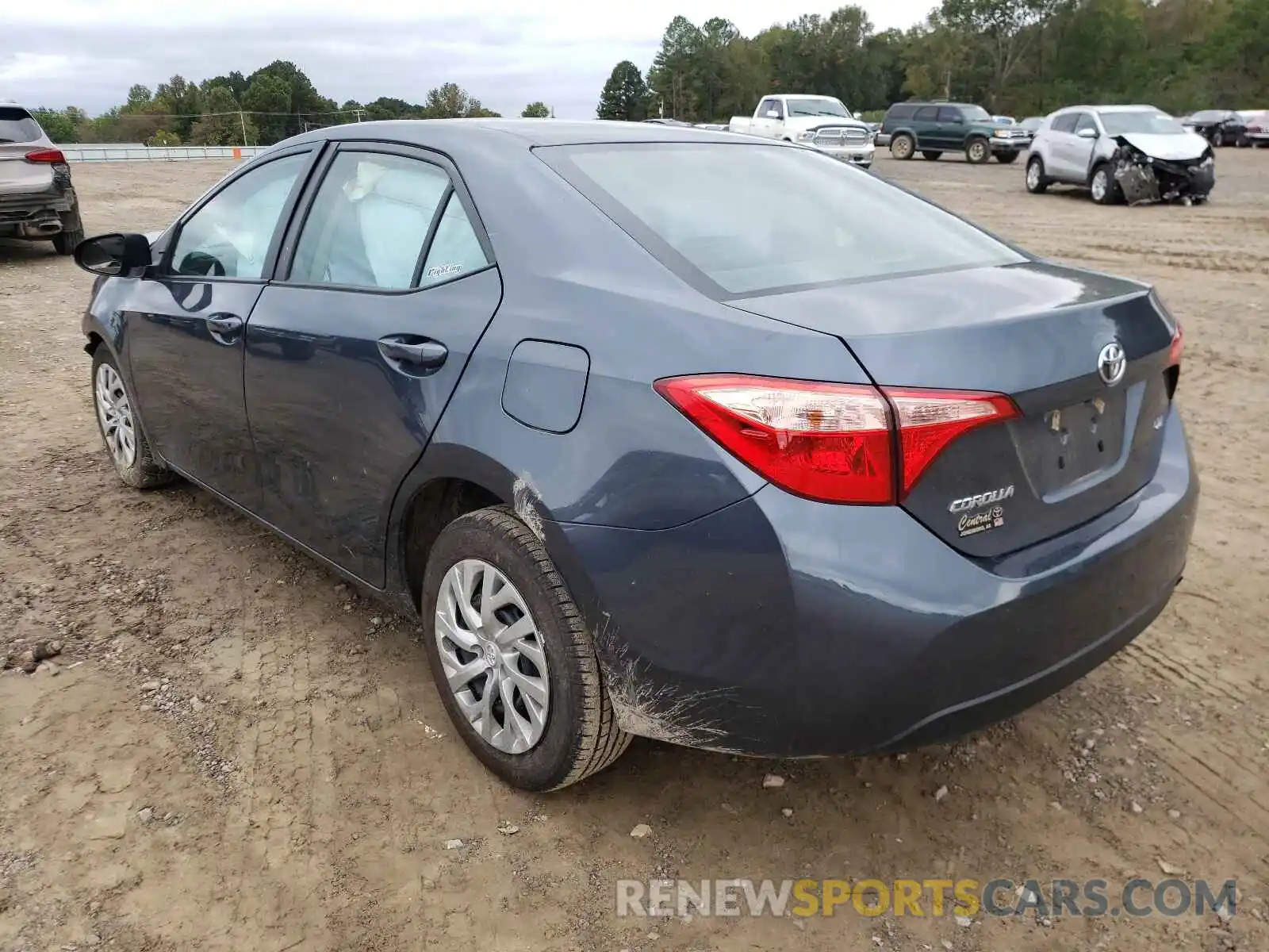 3 Photograph of a damaged car 2T1BURHE6KC242592 TOYOTA COROLLA 2019