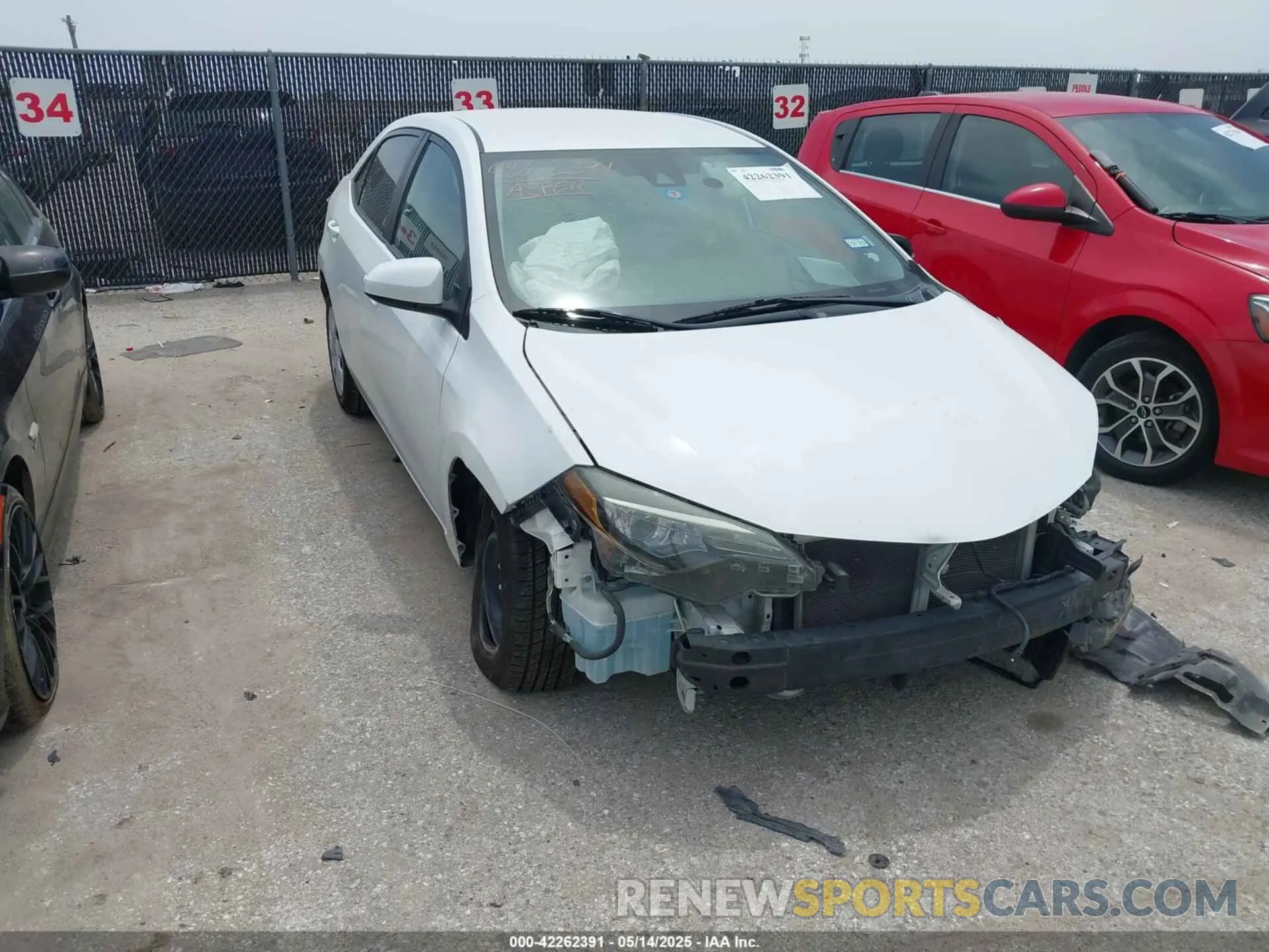 1 Photograph of a damaged car 2T1BURHE6KC243340 TOYOTA COROLLA 2019
