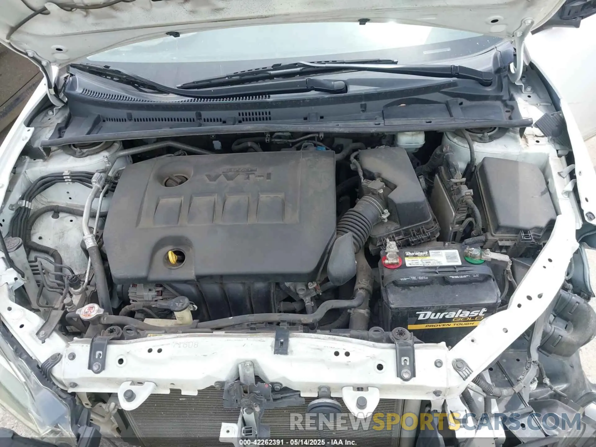 10 Photograph of a damaged car 2T1BURHE6KC243340 TOYOTA COROLLA 2019