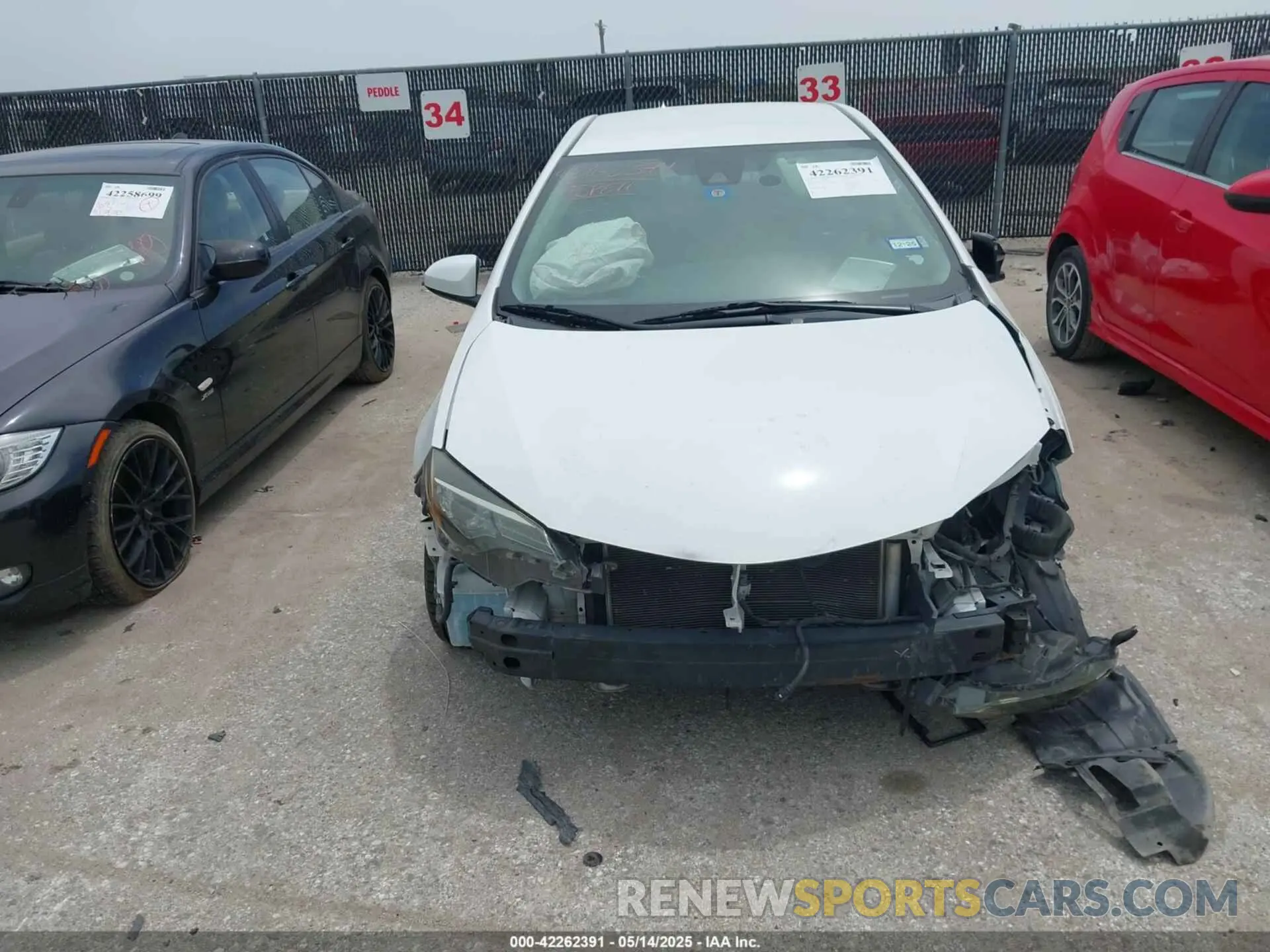 12 Photograph of a damaged car 2T1BURHE6KC243340 TOYOTA COROLLA 2019