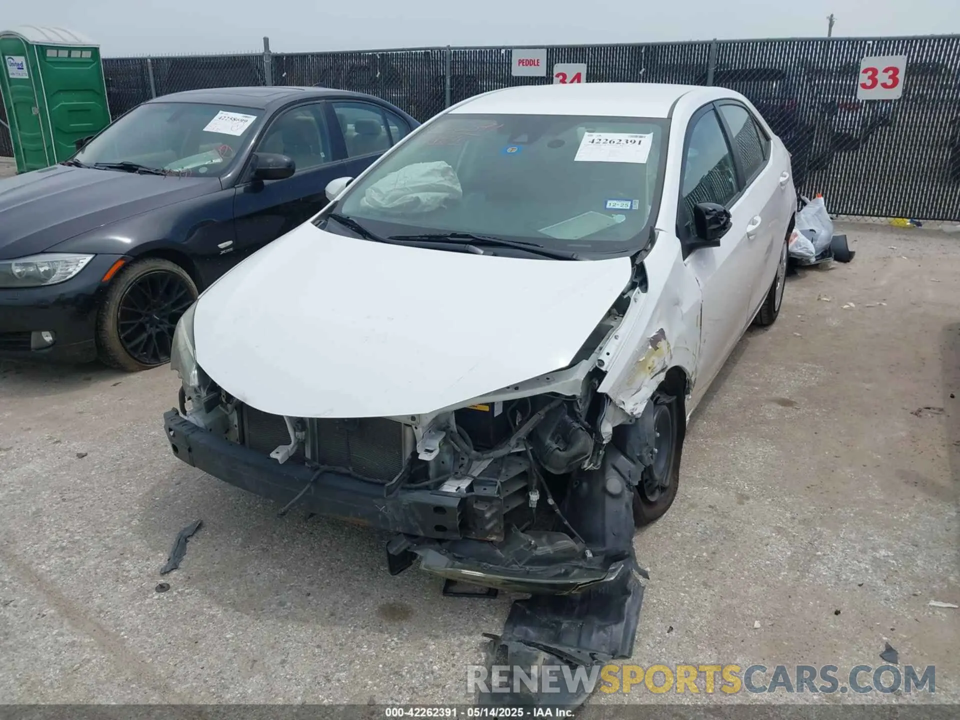 2 Photograph of a damaged car 2T1BURHE6KC243340 TOYOTA COROLLA 2019