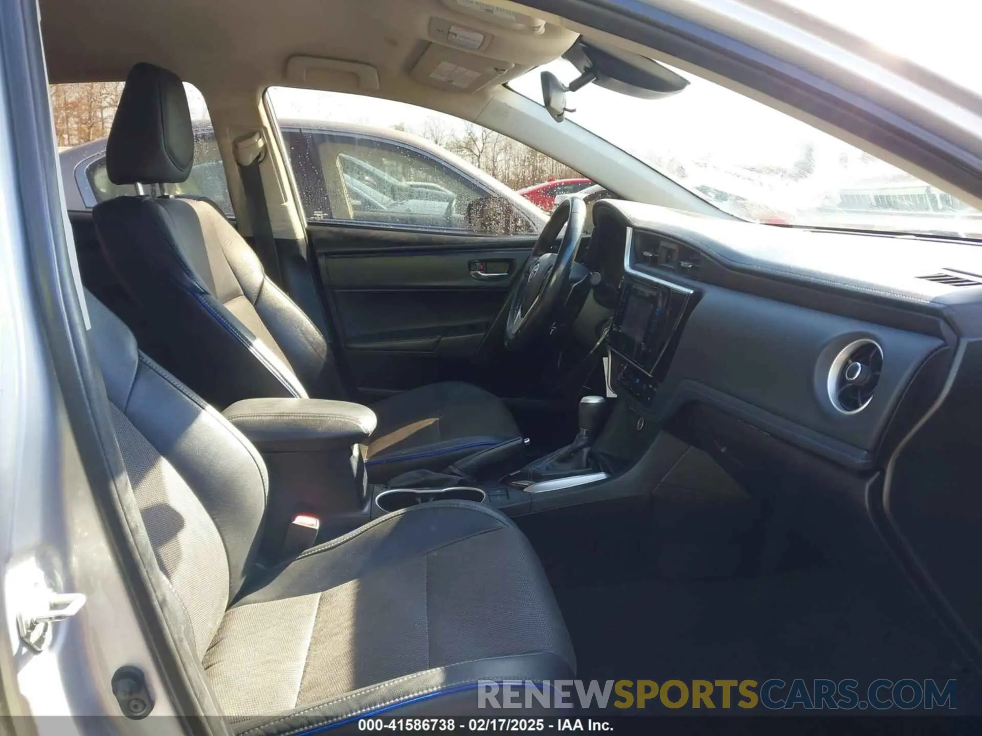 5 Photograph of a damaged car 2T1BURHE7KC127533 TOYOTA COROLLA 2019
