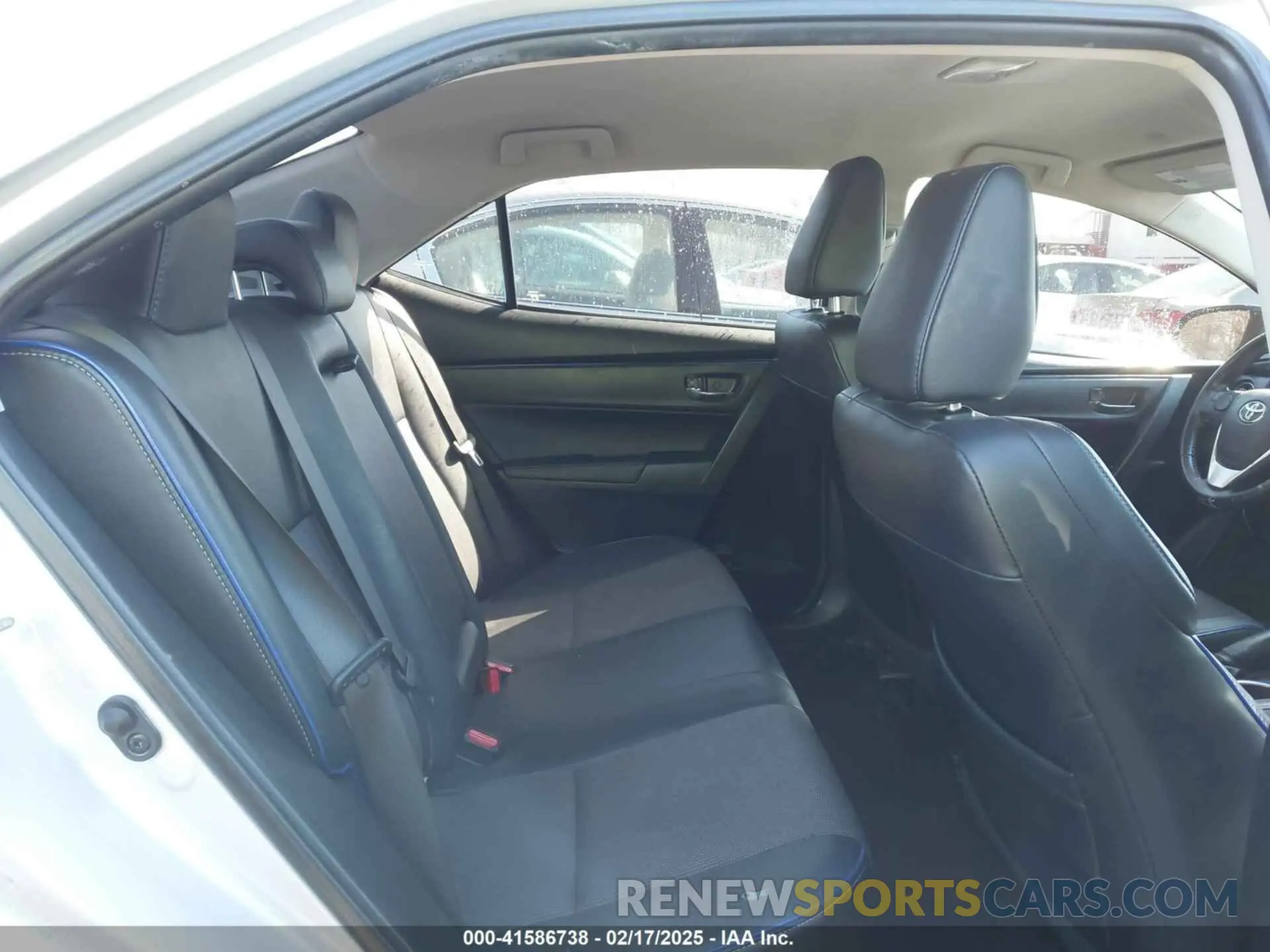 8 Photograph of a damaged car 2T1BURHE7KC127533 TOYOTA COROLLA 2019