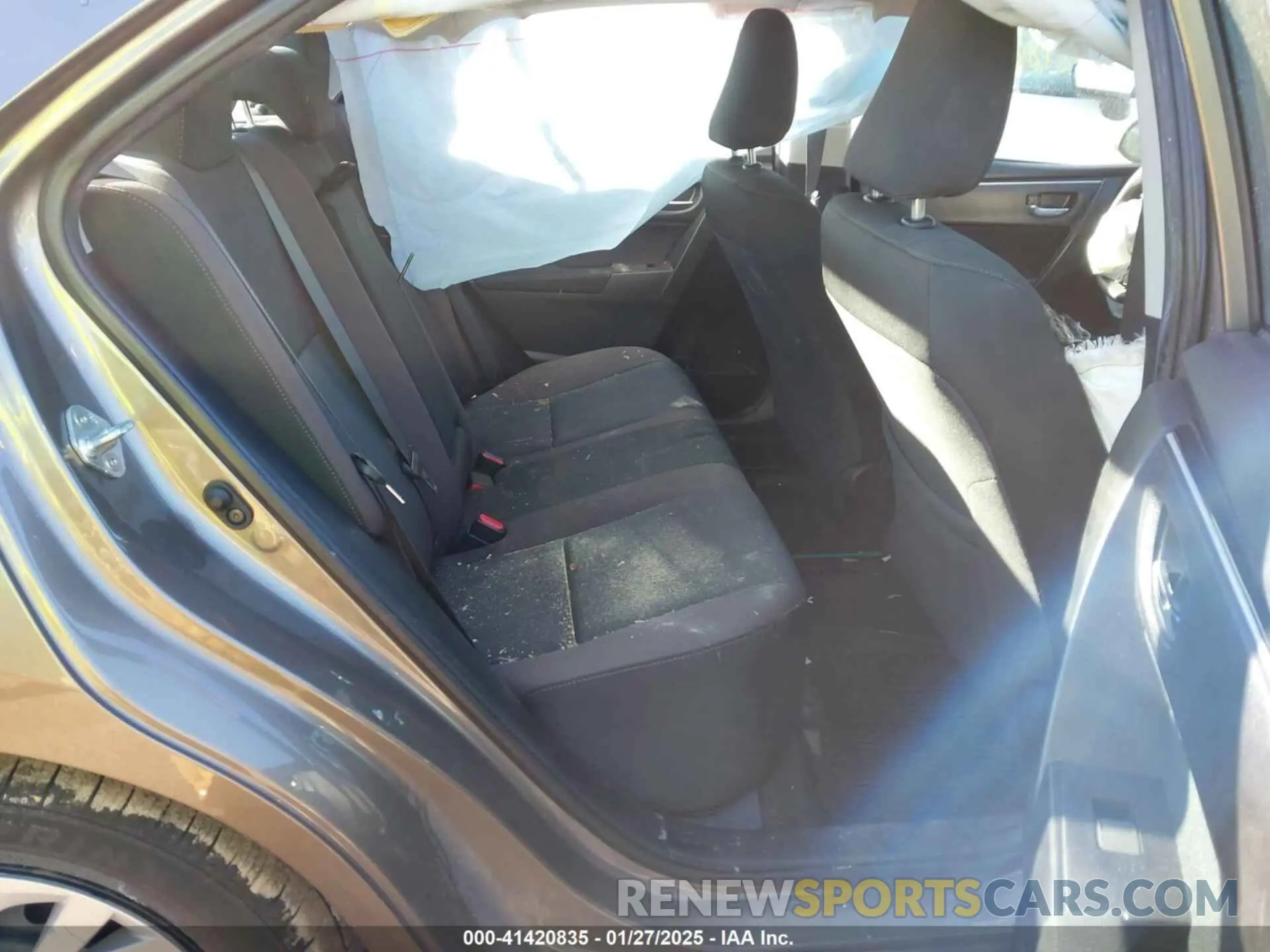 8 Photograph of a damaged car 2T1BURHE7KC135356 TOYOTA COROLLA 2019
