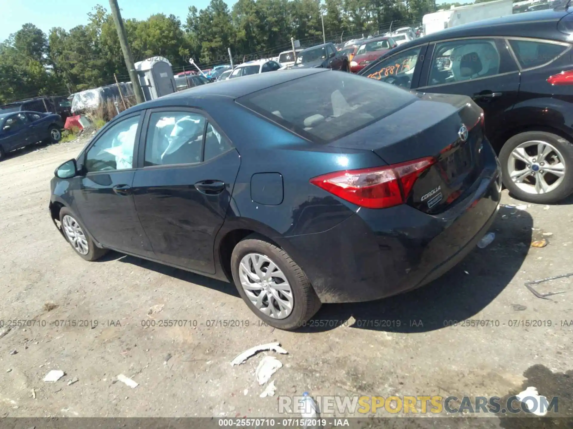 3 Photograph of a damaged car 2T1BURHE7KC139648 TOYOTA COROLLA 2019