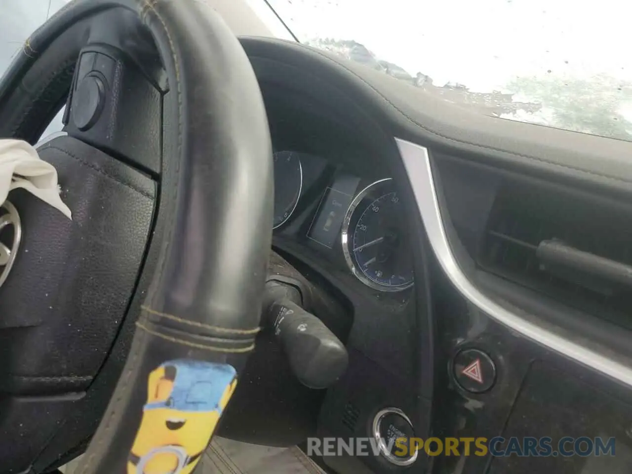 9 Photograph of a damaged car 2T1BURHE7KC142470 TOYOTA COROLLA 2019