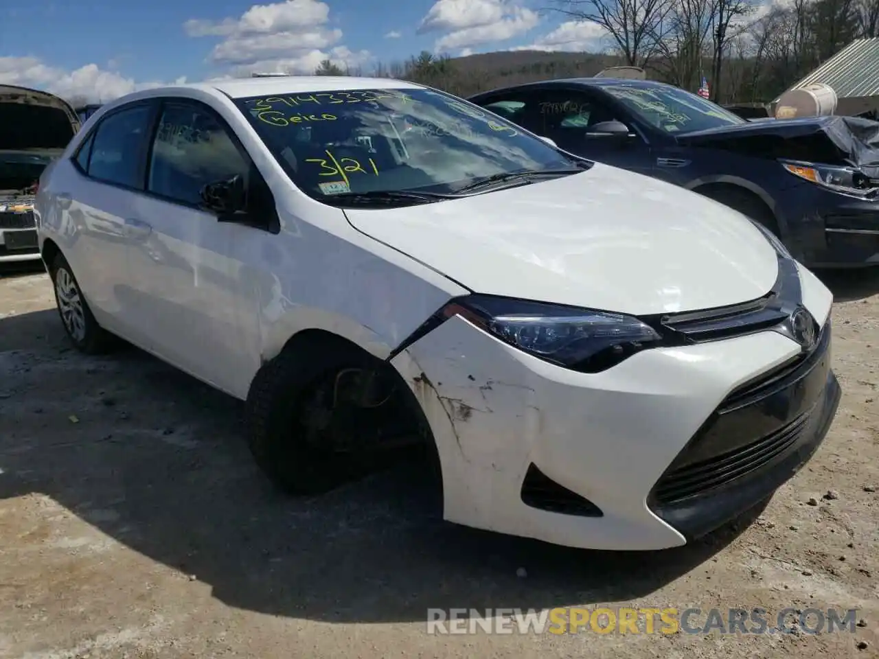 1 Photograph of a damaged car 2T1BURHE7KC142615 TOYOTA COROLLA 2019