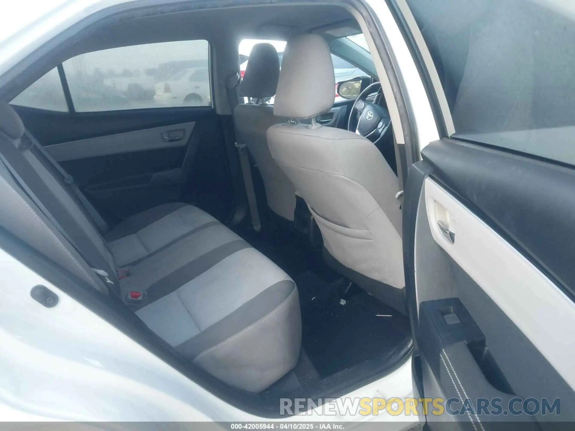 8 Photograph of a damaged car 2T1BURHE7KC147006 TOYOTA COROLLA 2019