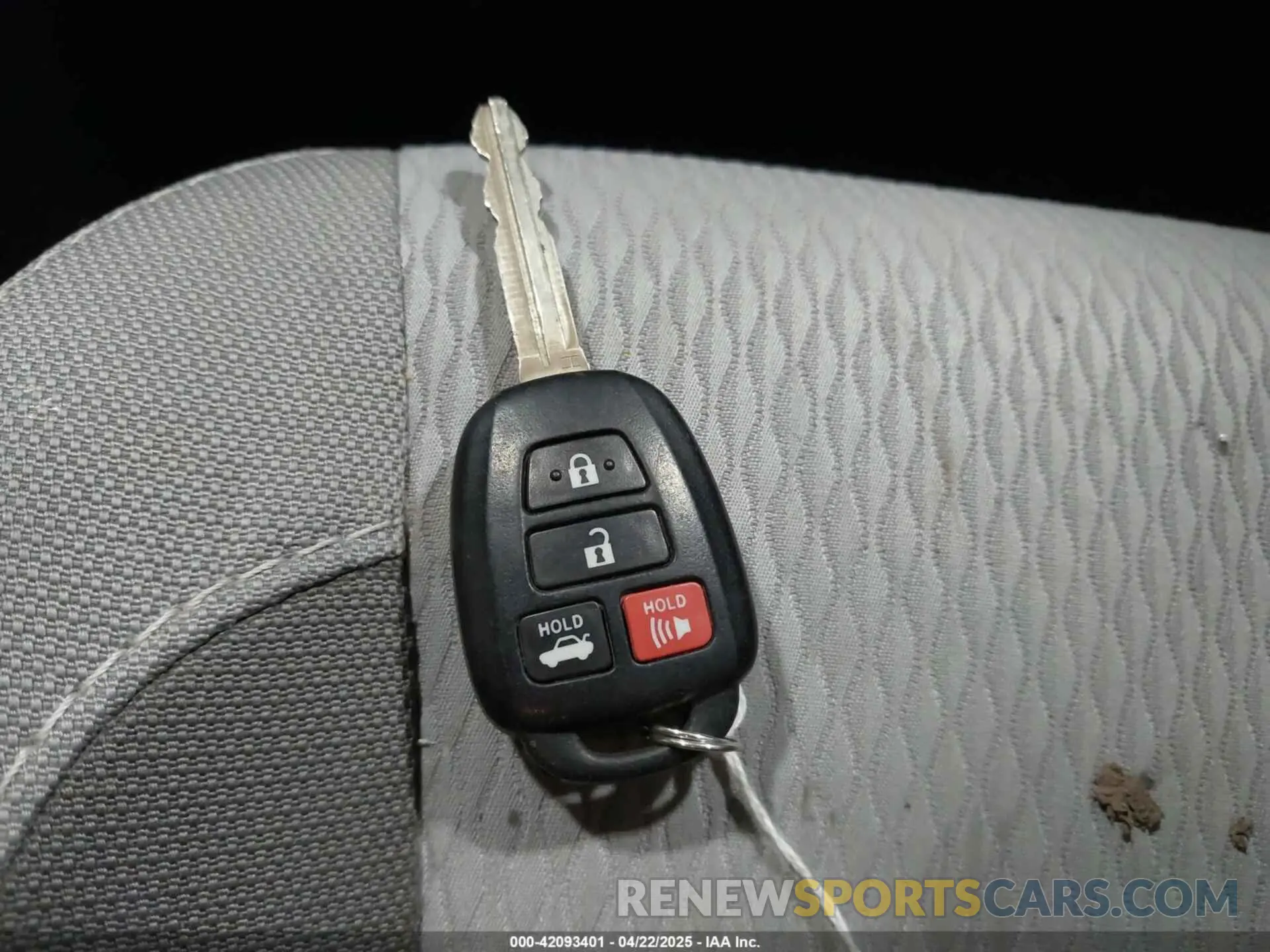 11 Photograph of a damaged car 2T1BURHE7KC147264 TOYOTA COROLLA 2019