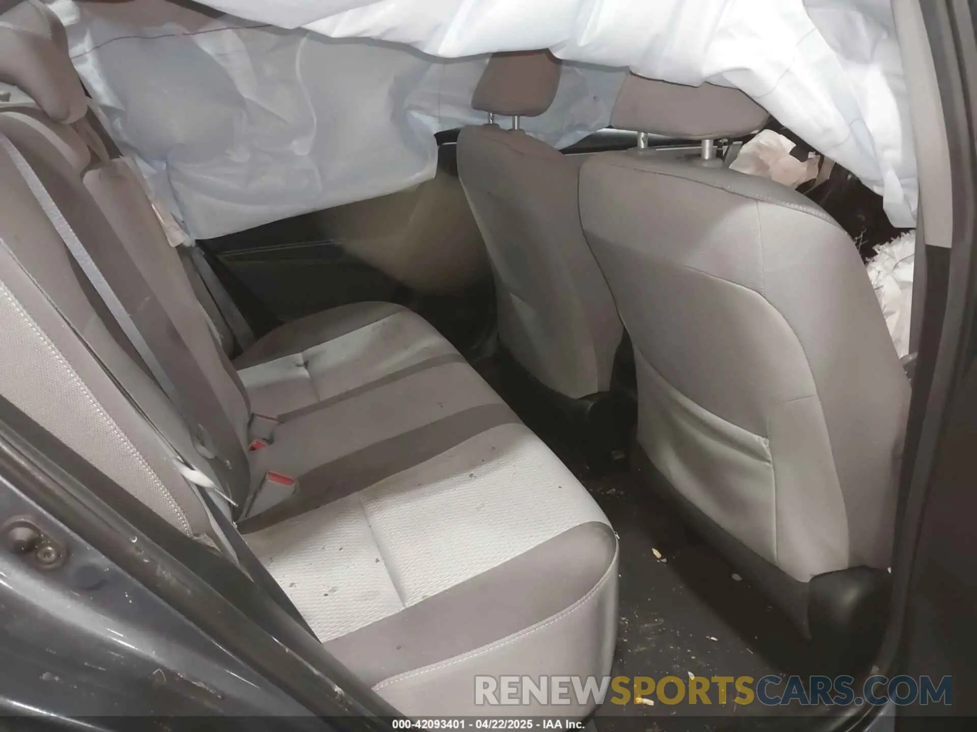 8 Photograph of a damaged car 2T1BURHE7KC147264 TOYOTA COROLLA 2019