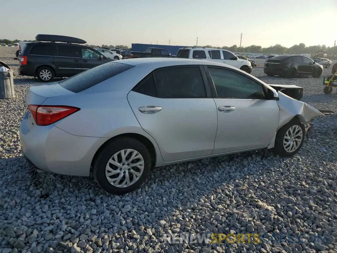 3 Photograph of a damaged car 2T1BURHE7KC156837 TOYOTA COROLLA 2019
