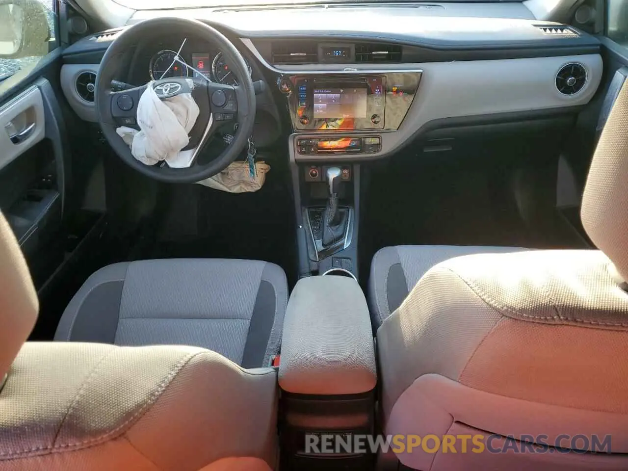 8 Photograph of a damaged car 2T1BURHE7KC156837 TOYOTA COROLLA 2019