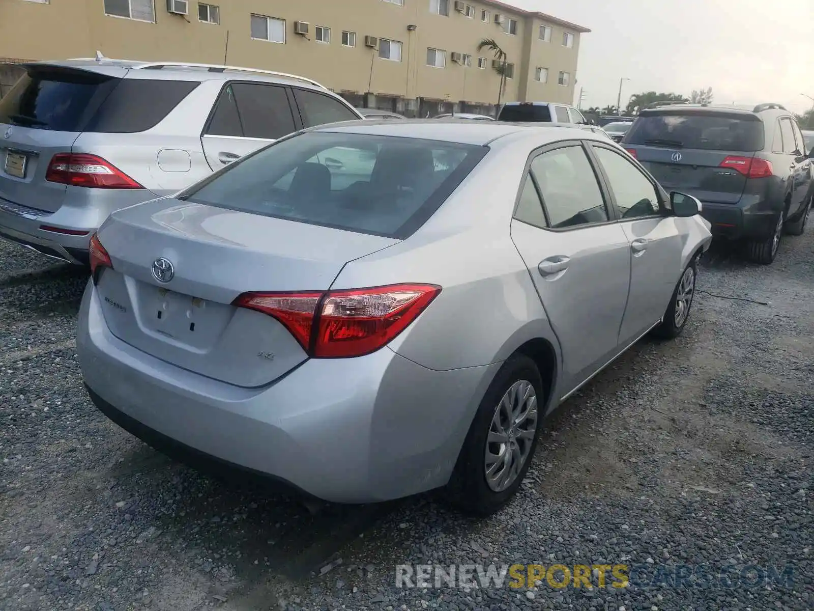 4 Photograph of a damaged car 2T1BURHE7KC159981 TOYOTA COROLLA 2019