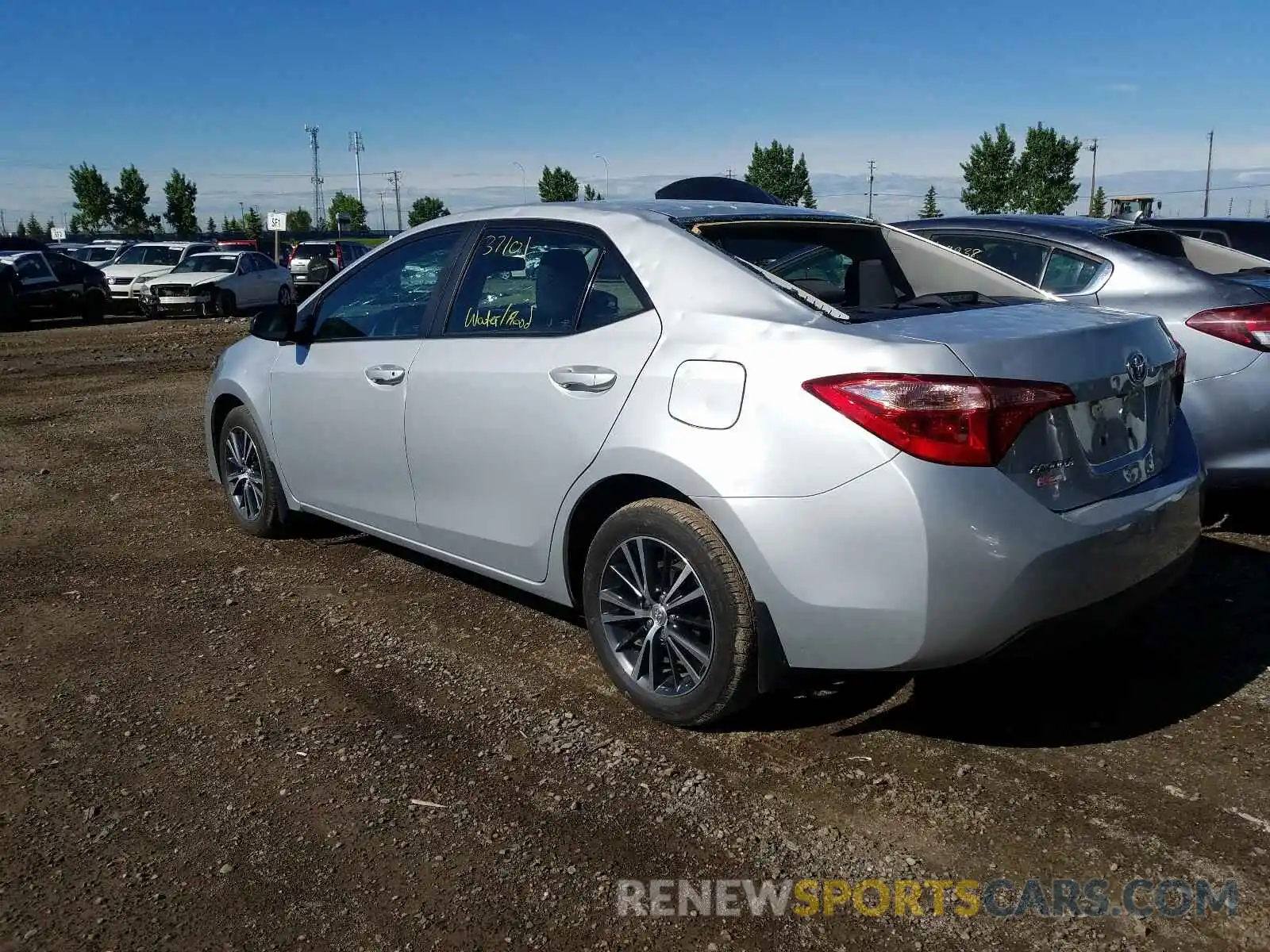 3 Photograph of a damaged car 2T1BURHE7KC165795 TOYOTA COROLLA 2019