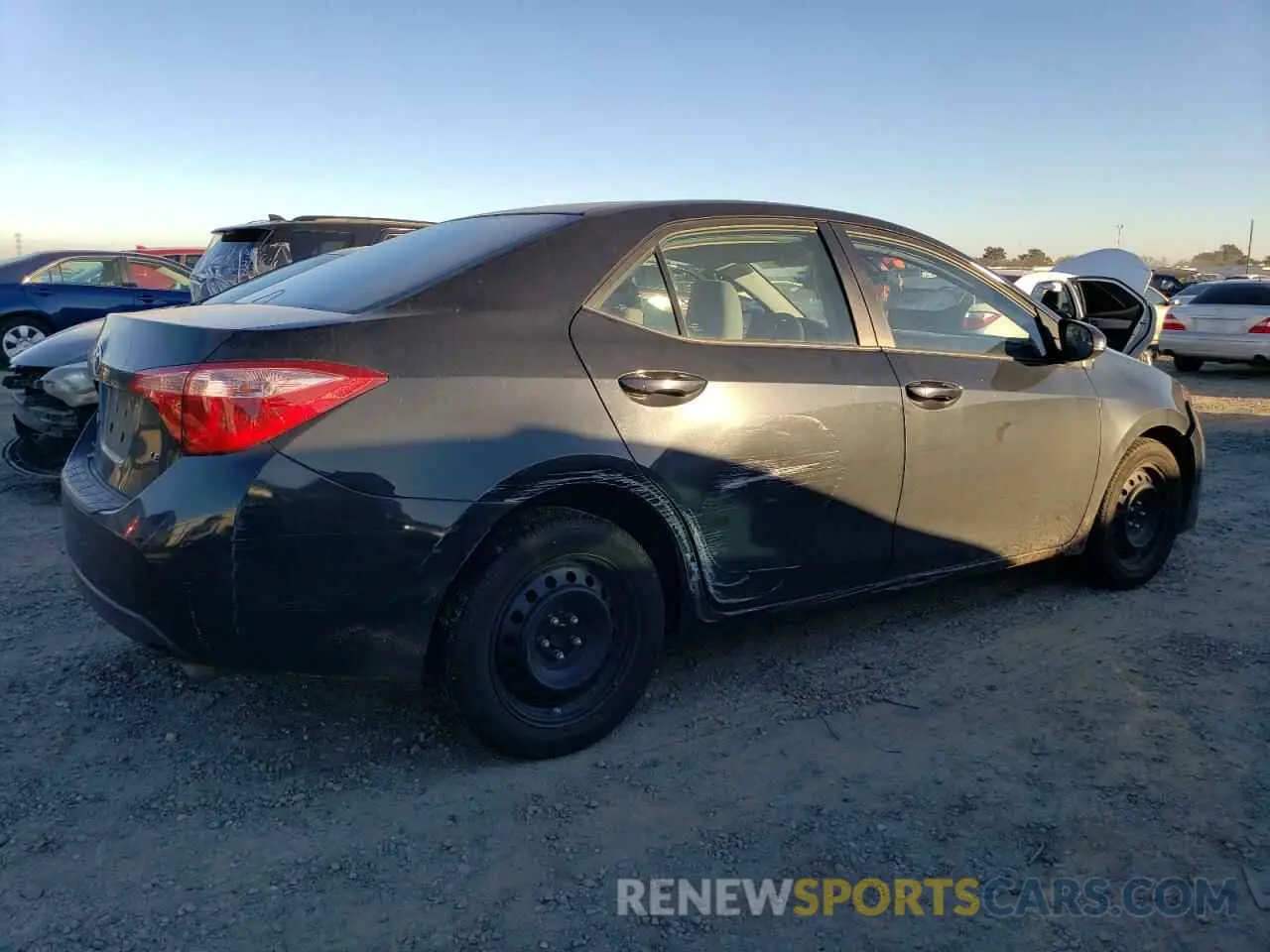 3 Photograph of a damaged car 2T1BURHE7KC179552 TOYOTA COROLLA 2019