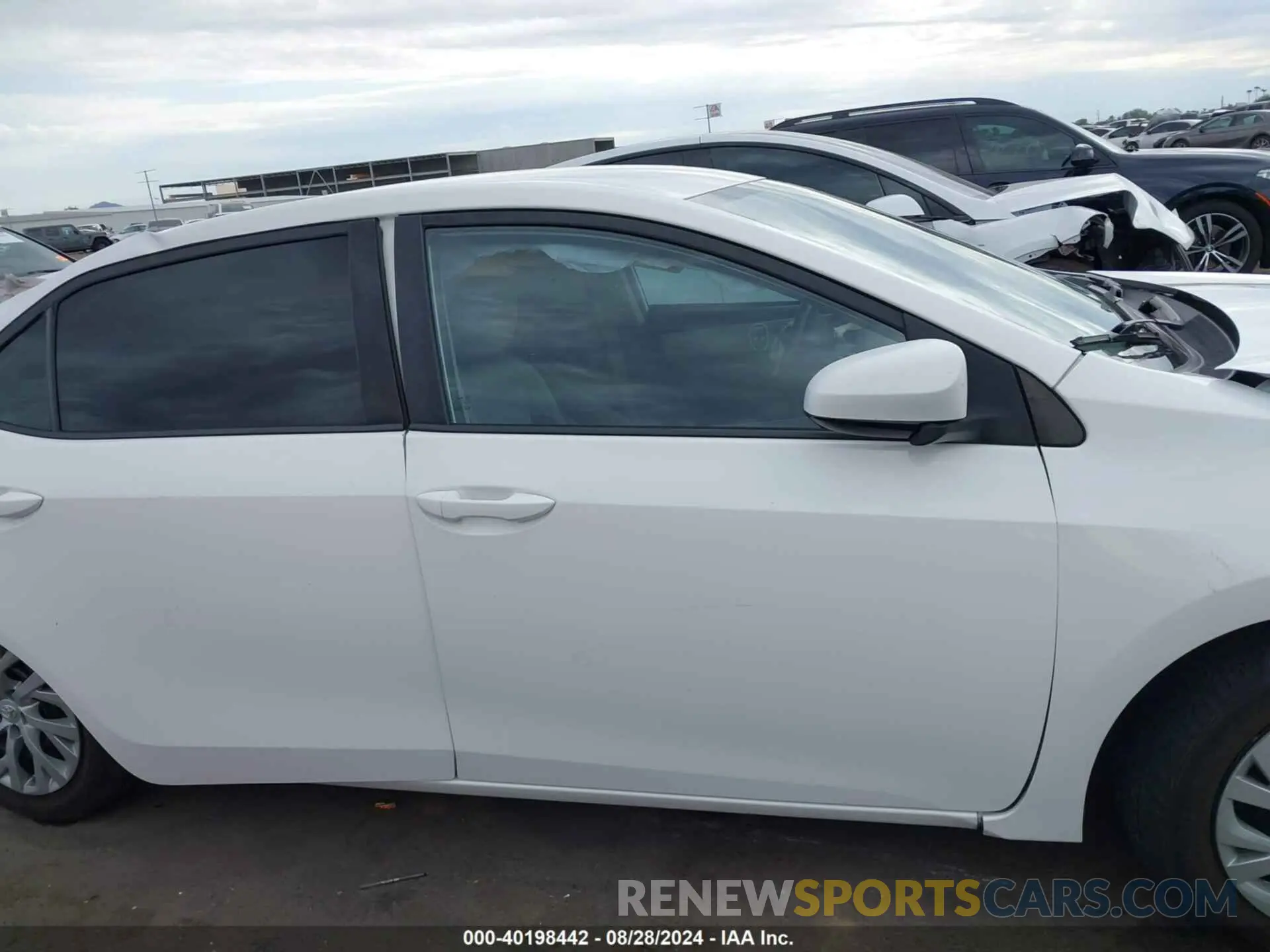 13 Photograph of a damaged car 2T1BURHE7KC180085 TOYOTA COROLLA 2019