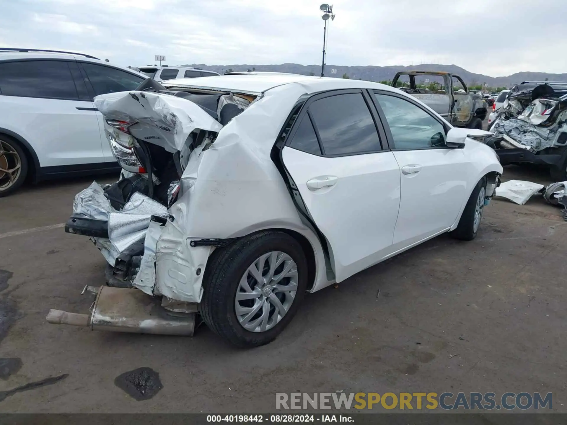 4 Photograph of a damaged car 2T1BURHE7KC180085 TOYOTA COROLLA 2019