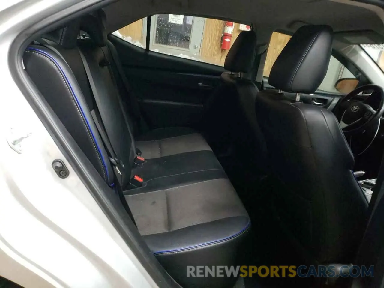 10 Photograph of a damaged car 2T1BURHE7KC181186 TOYOTA COROLLA 2019
