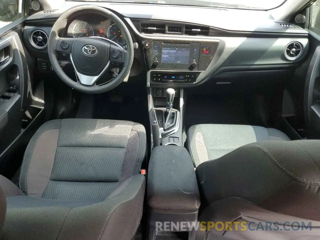 8 Photograph of a damaged car 2T1BURHE7KC184329 TOYOTA COROLLA 2019