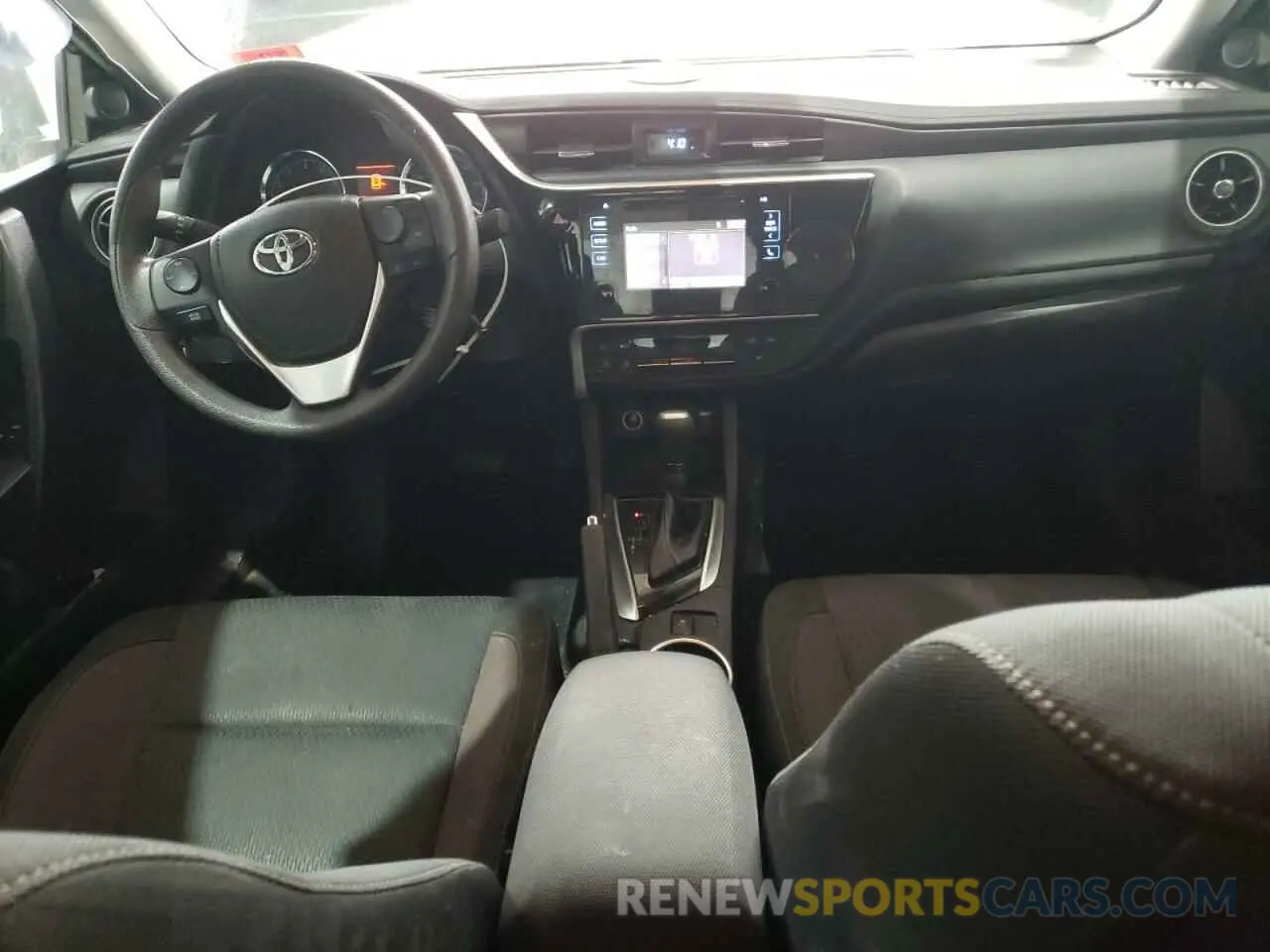 8 Photograph of a damaged car 2T1BURHE7KC185156 TOYOTA COROLLA 2019