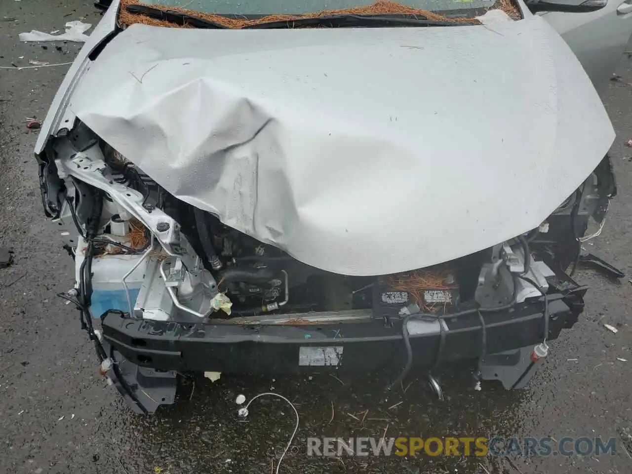 11 Photograph of a damaged car 2T1BURHE7KC189935 TOYOTA COROLLA 2019